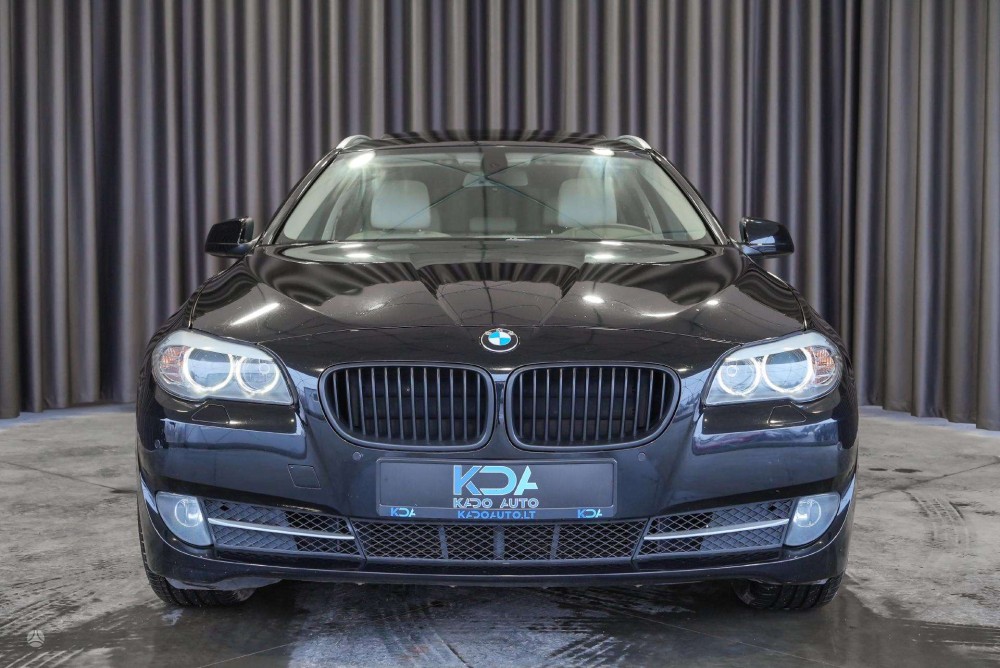 2011 BMW 520