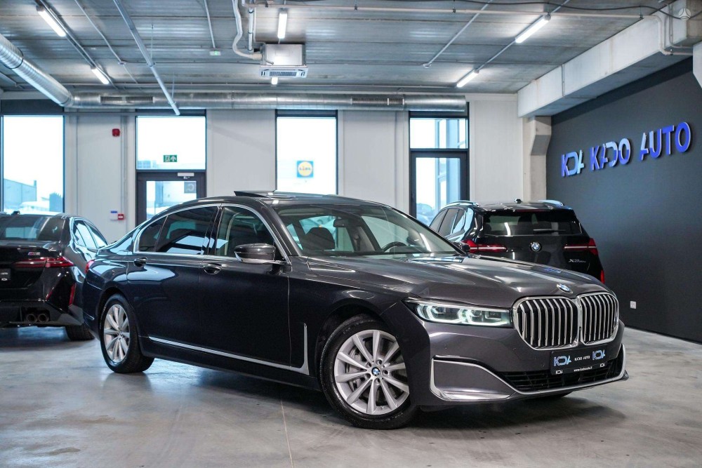 2020 BMW 745