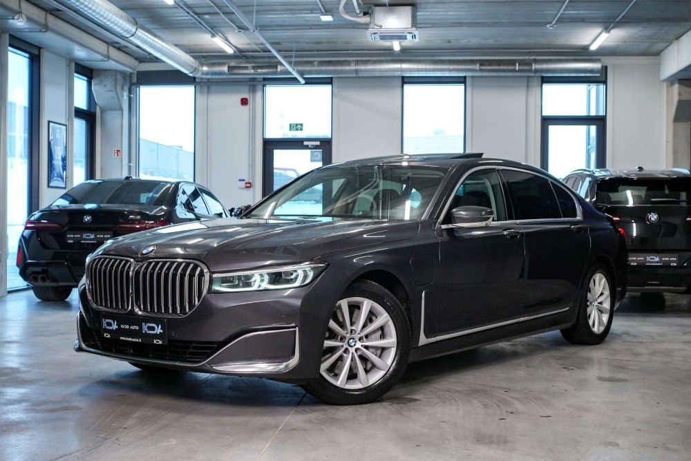 2020 BMW 745
