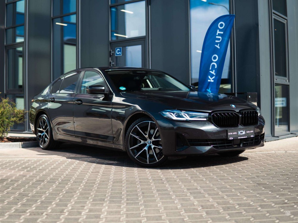 2023 BMW 520