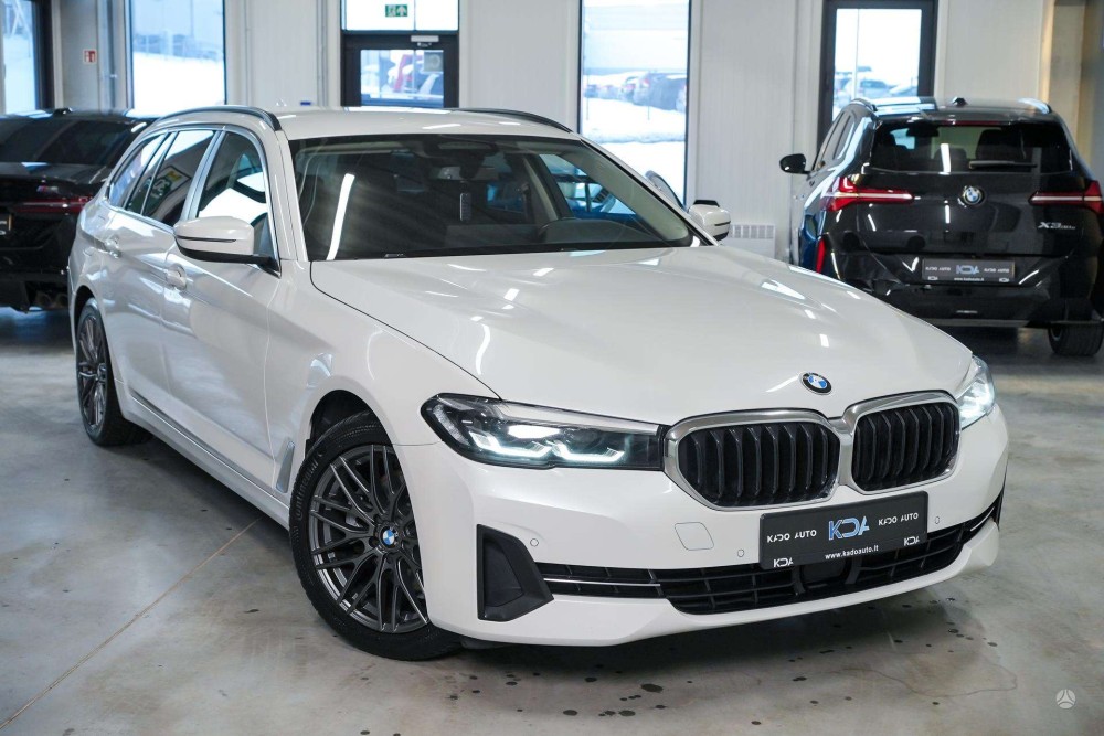 2021 BMW 520