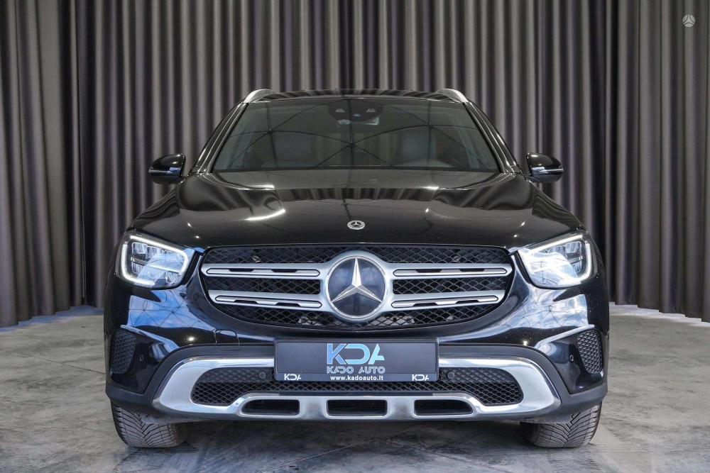 2021 Mercedes-Benz GLC220