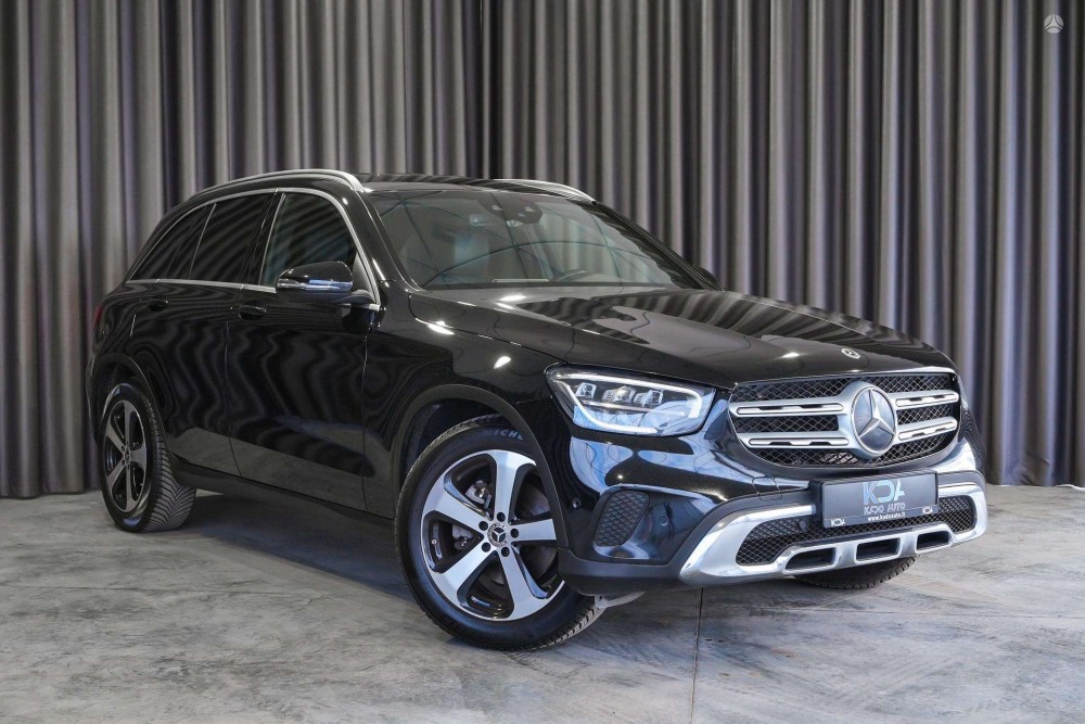 2021 Mercedes-Benz GLC220