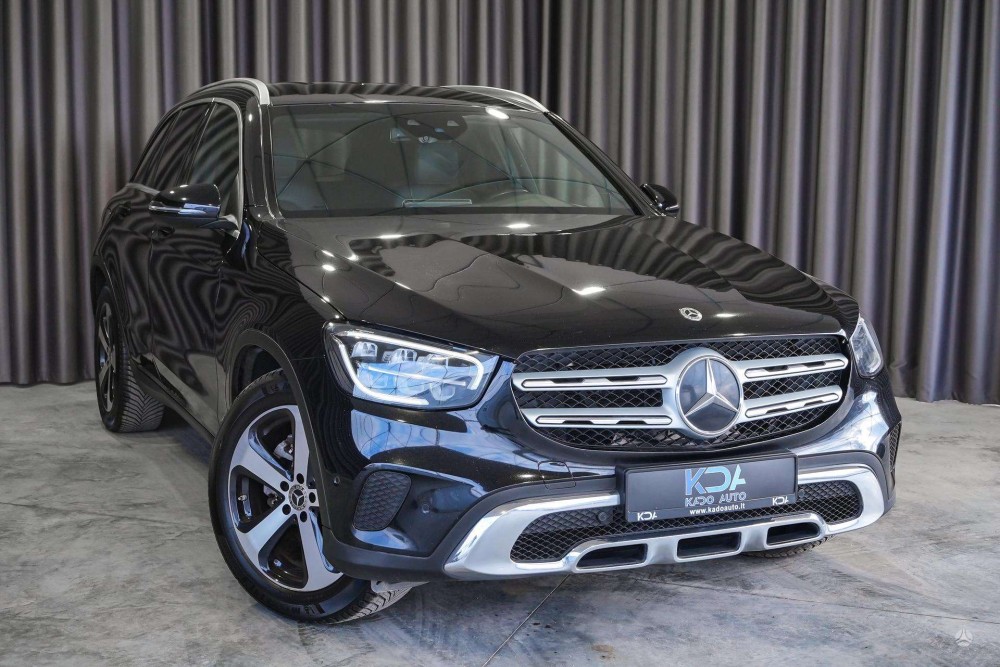 2021 Mercedes-Benz GLC220