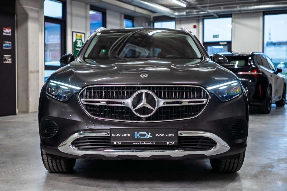 2025 Mercedes-Benz GLC Coupe 220