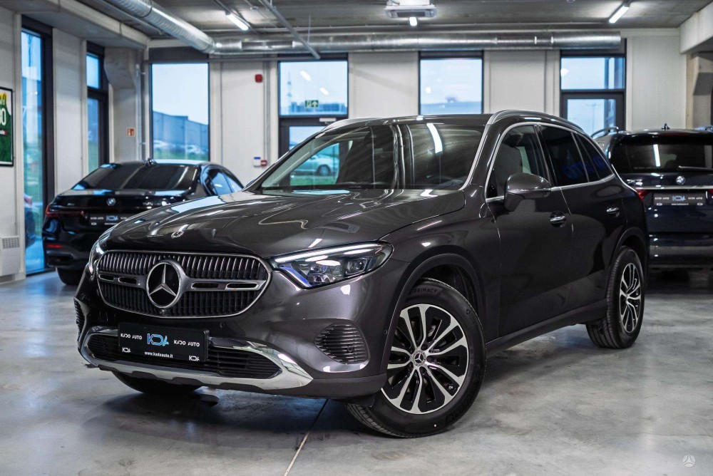 2025 Mercedes-Benz GLC Coupe 220