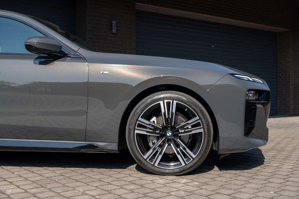 2024 BMW 740