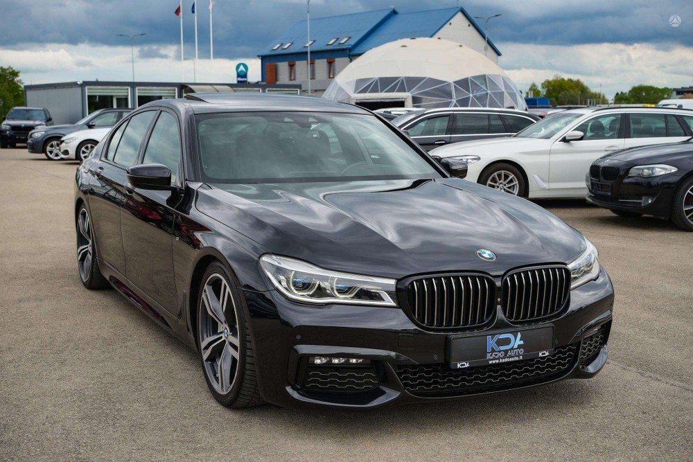 2016 BMW 730