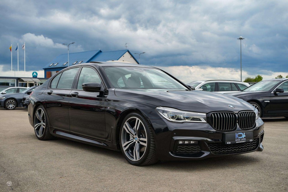 2016 BMW 730