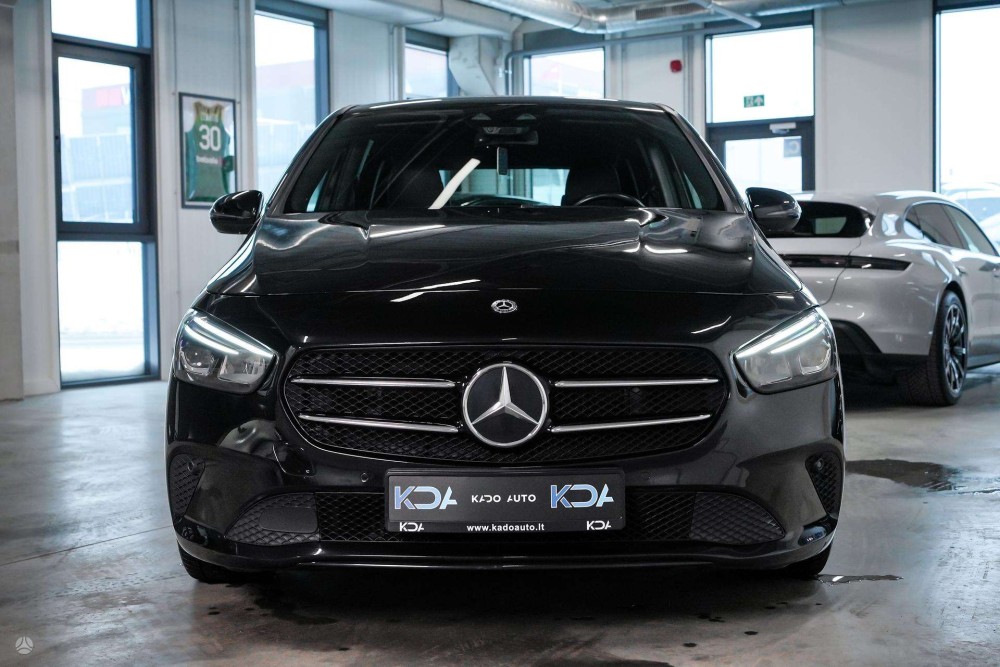 2019 Mercedes-Benz B180