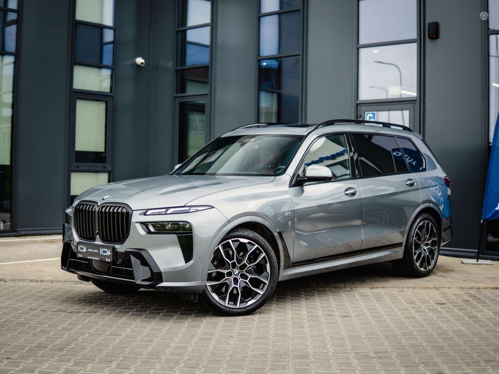 2023 BMW X7