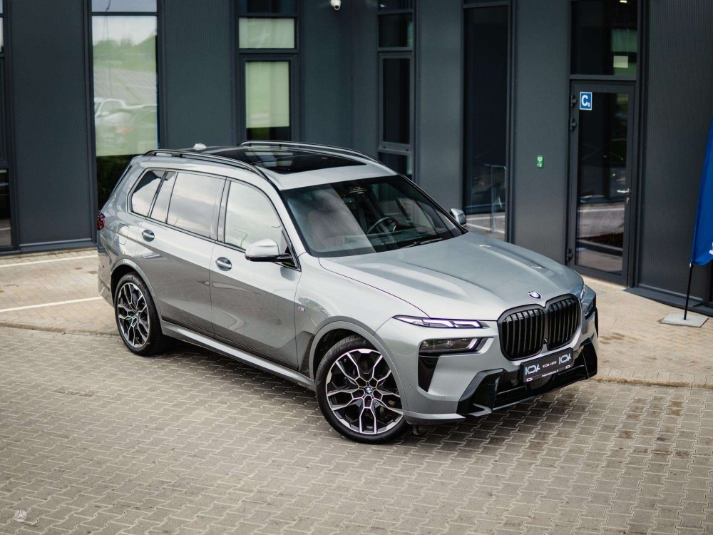 2023 BMW X7
