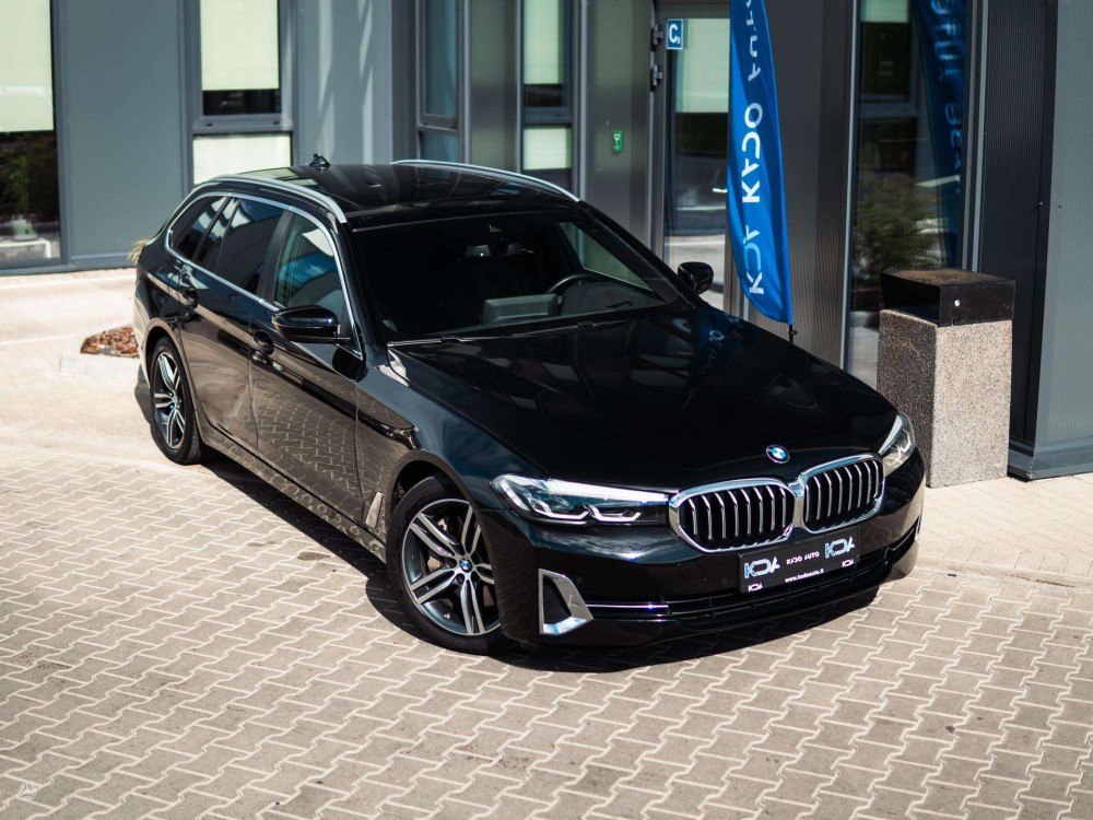 2021 BMW 530