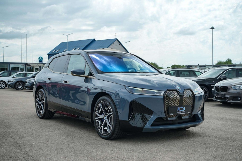 2021 BMW iX