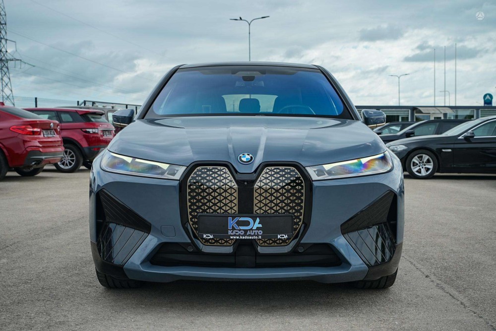 2021 BMW iX