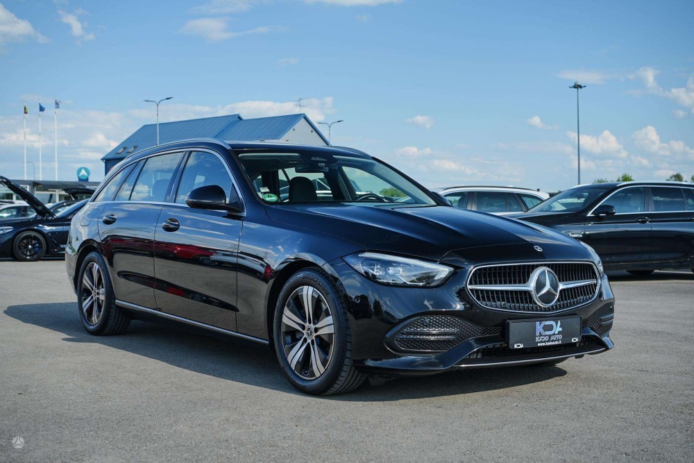 2021 Mercedes-Benz C220