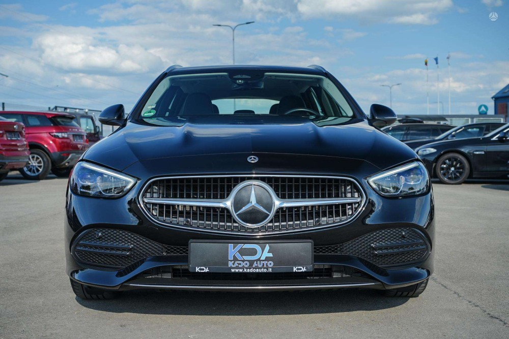 2021 Mercedes-Benz C220