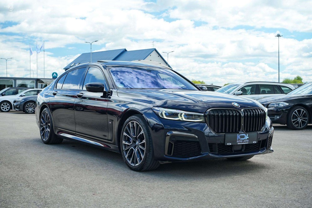 2021 BMW 730