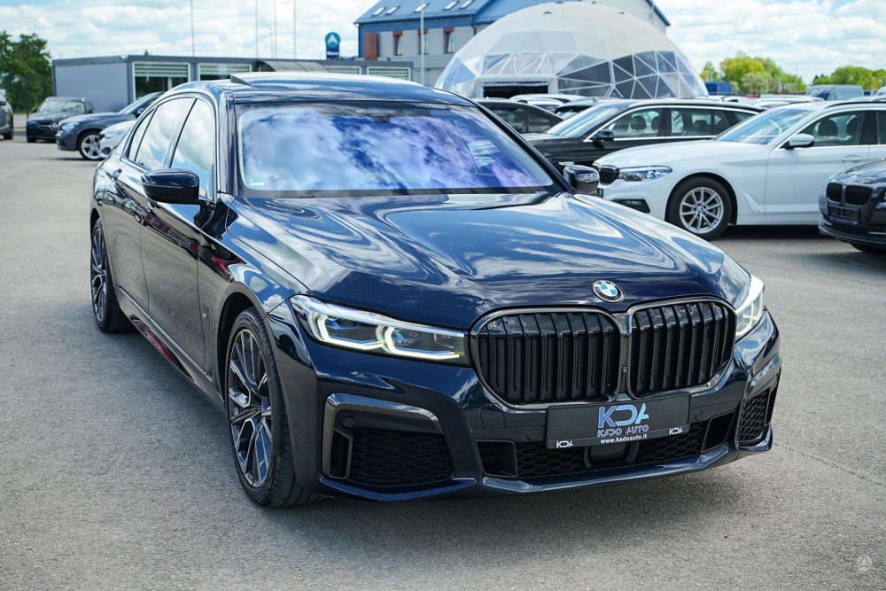 2021 BMW 730