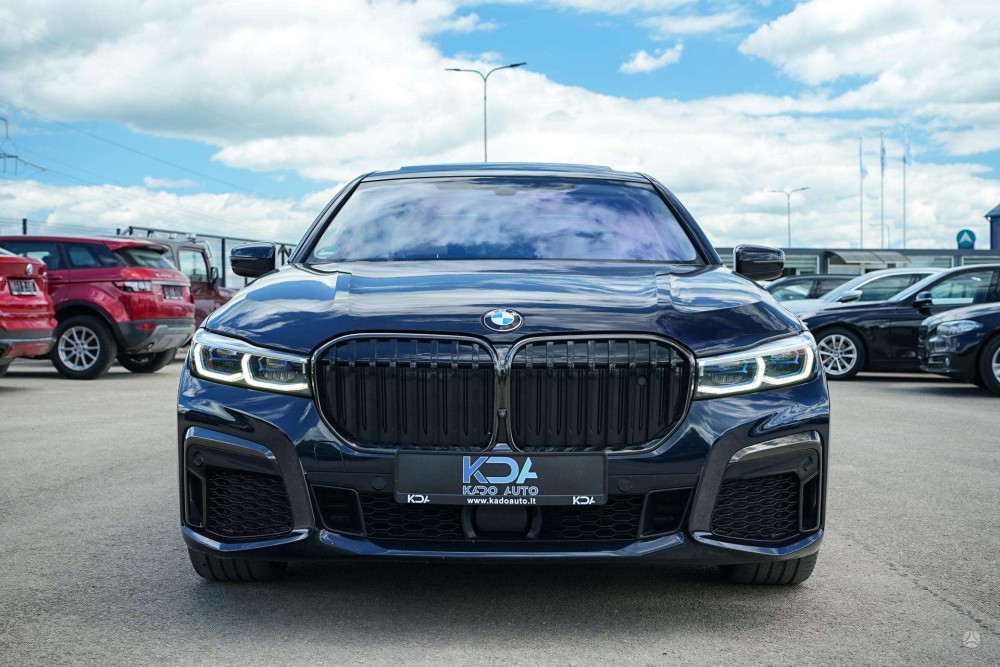 2021 BMW 730