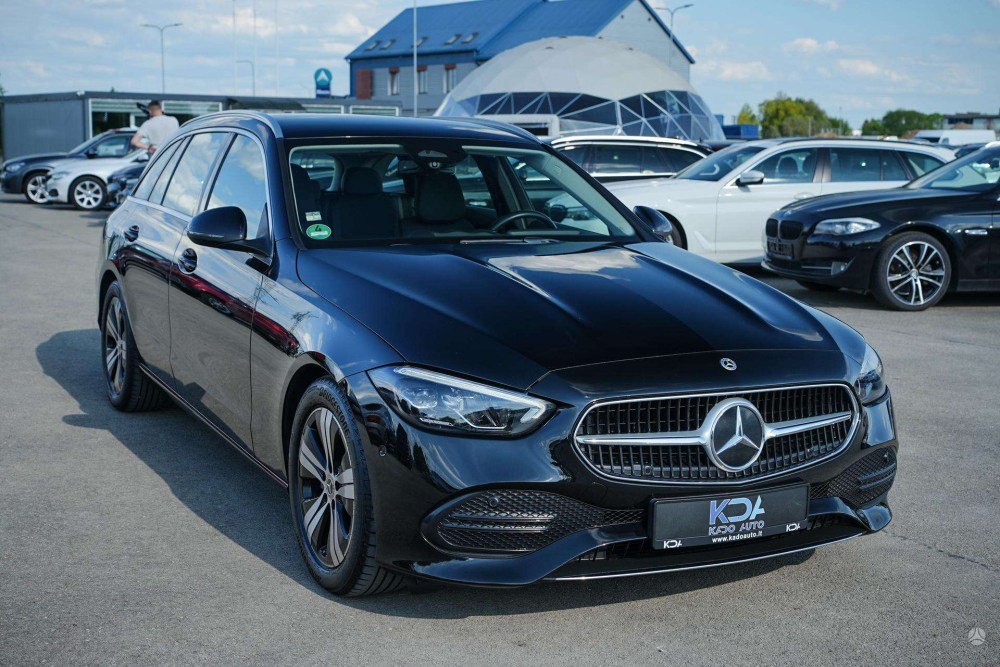 2021 Mercedes-Benz C220