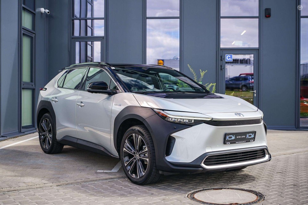 2025 Toyota bZ4X