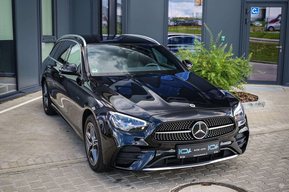 2020 Mercedes-Benz E300