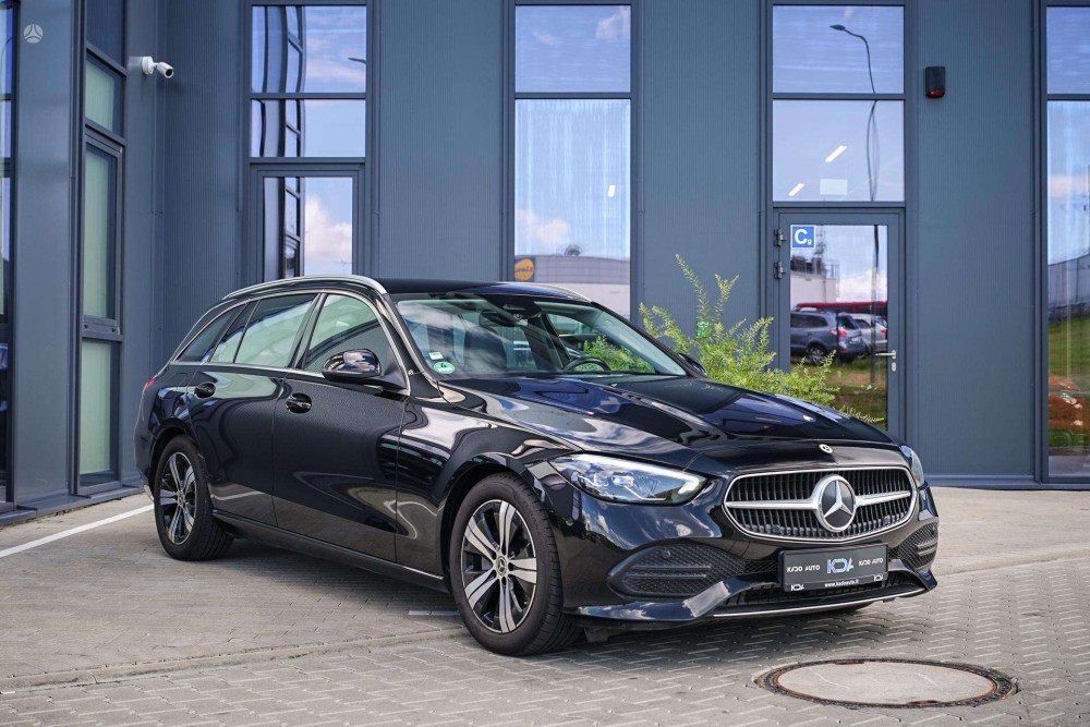 2021 Mercedes-Benz C220