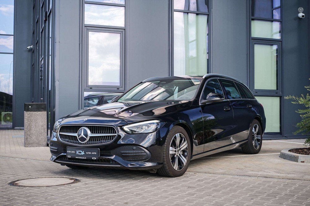 2021 Mercedes-Benz C220