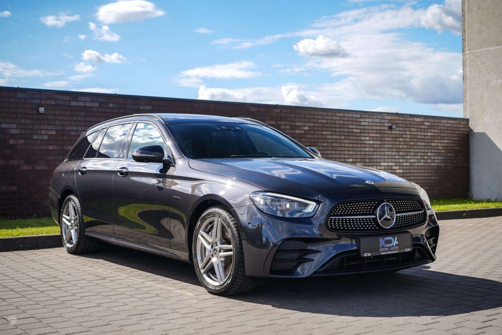 2021 Mercedes-Benz E300