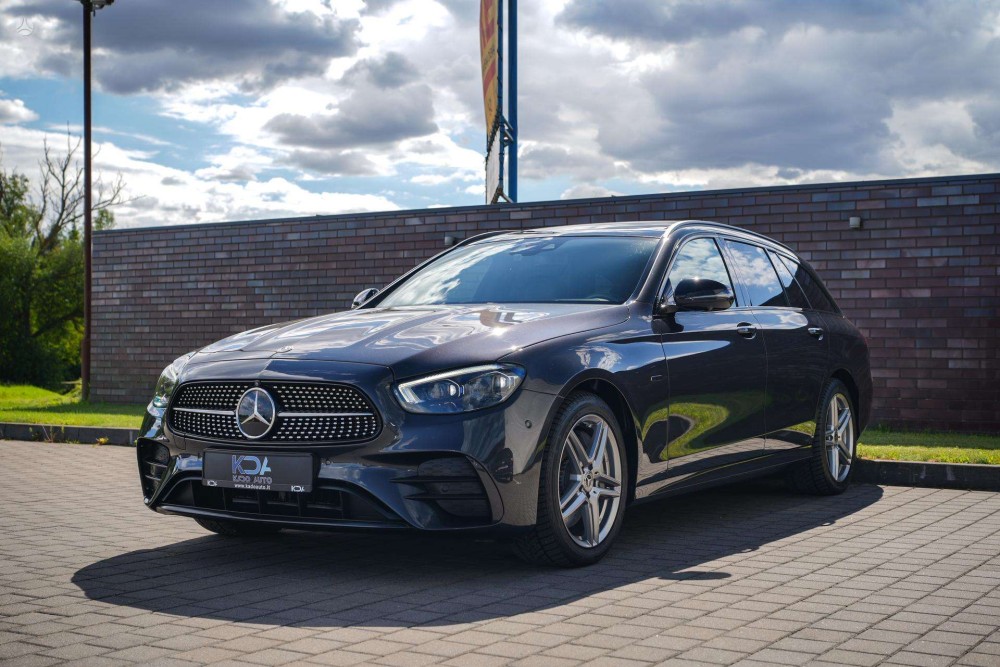 2021 Mercedes-Benz E300