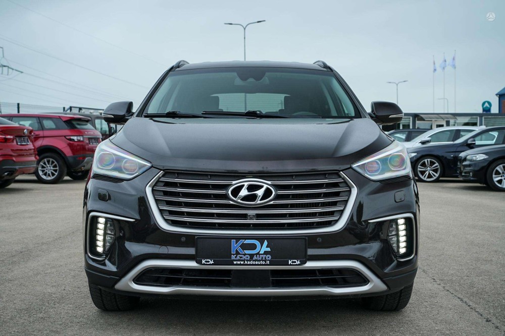 2018 Hyundai Grand Santa Fe