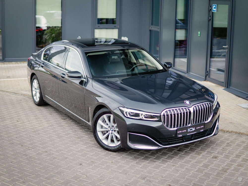 2020 BMW 745