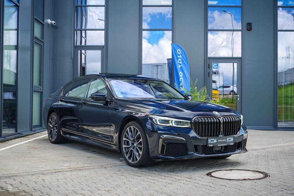 2021 BMW 730