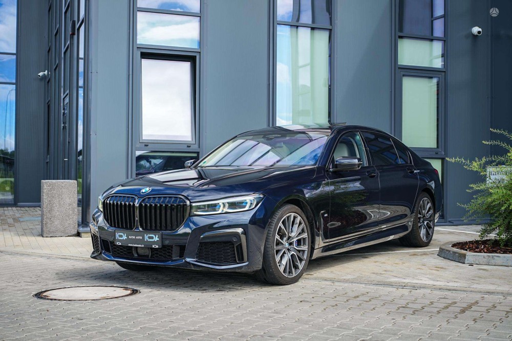 2021 BMW 730