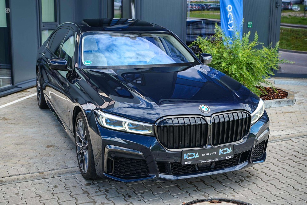 2021 BMW 730