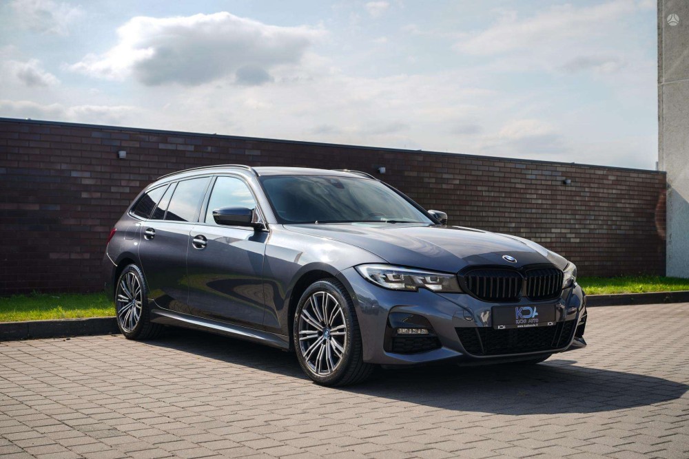 2022 BMW 318