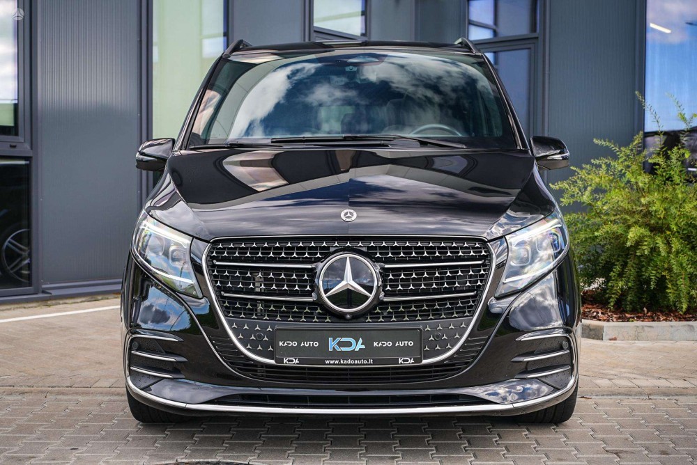 2025 Mercedes-Benz V300