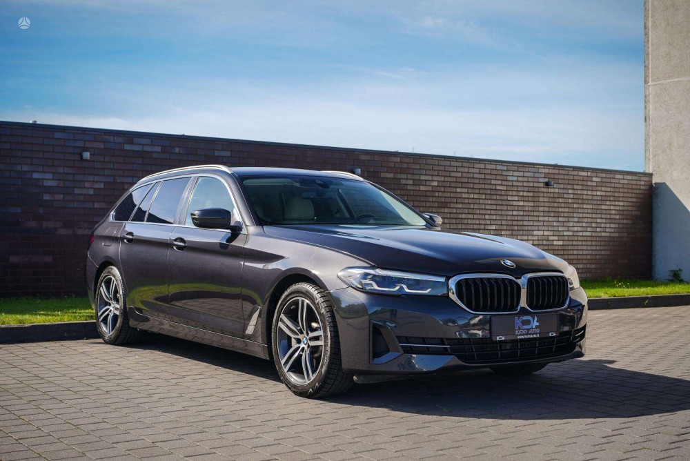 2021 BMW 530
