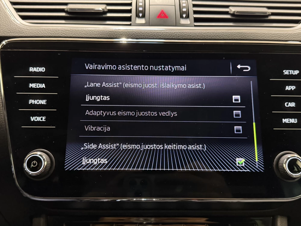 2020 Skoda Superb – nuotrauka 23