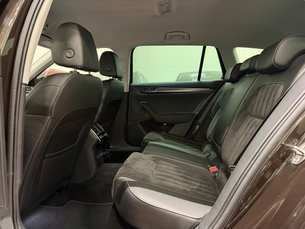 2020 Skoda Superb – nuotrauka 28