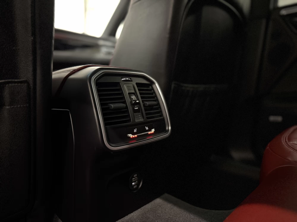 2019 Porsche Macan – nuotrauka 28