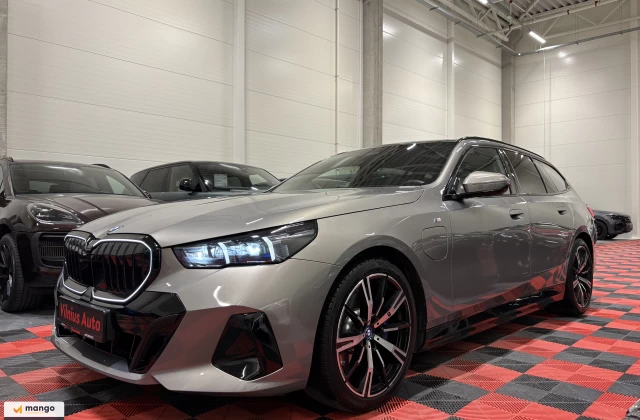 2024 BMW 530