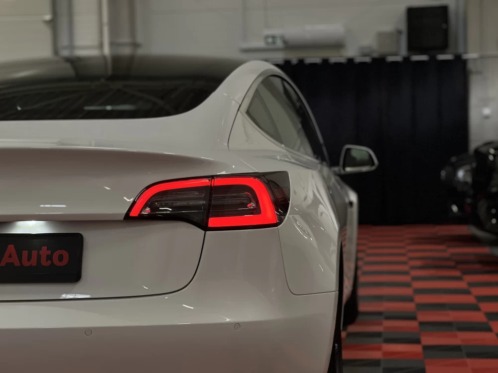 2020 Tesla Model 3 – nuotrauka 10