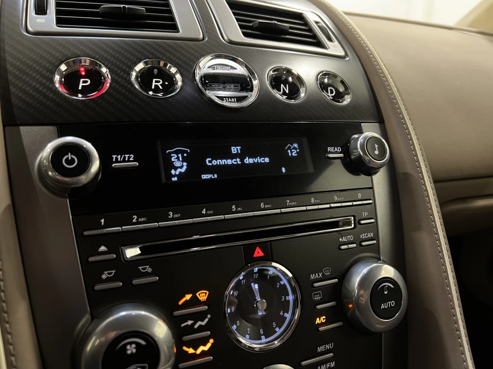 2015 Aston Martin DB9 – nuotrauka 29