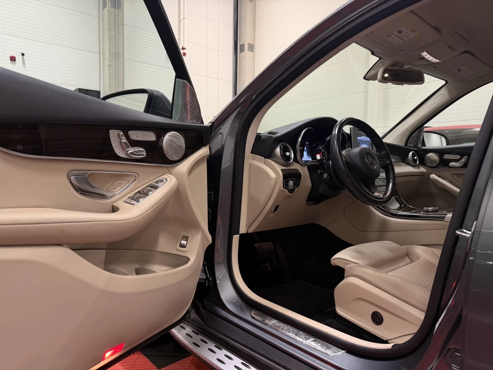 2019 Mercedes-Benz GLC300 – nuotrauka 10