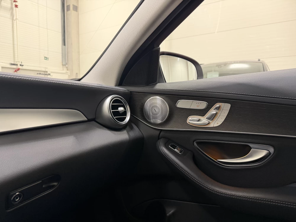 2019 Mercedes-Benz C300 – nuotrauka 20