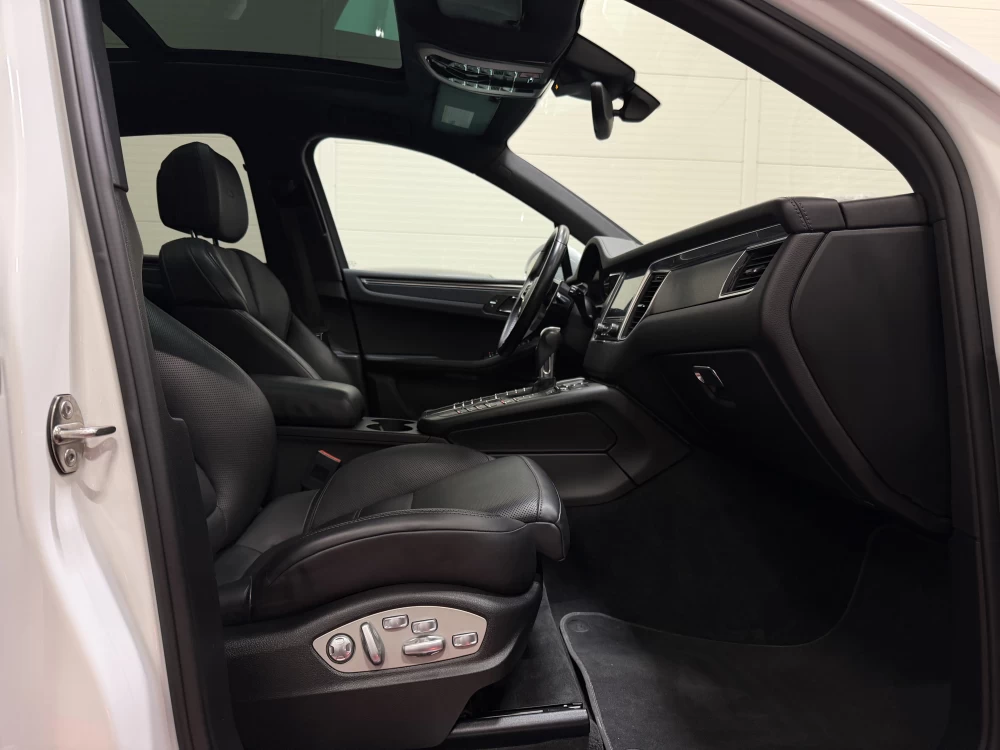 2017 Porsche Macan – nuotrauka 26