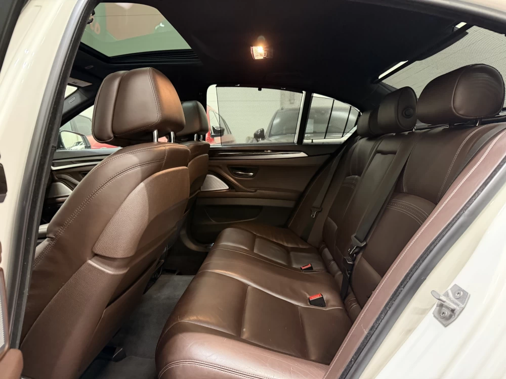 2016 BMW 550 – nuotrauka 28
