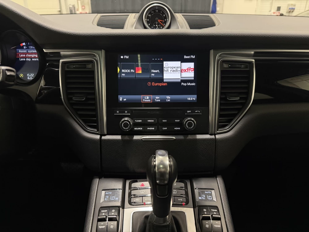 2017 Porsche Macan – nuotrauka 22